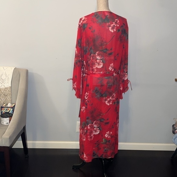 ENCHANTED FLOWER SHEER ROBE SIZE 26/28 pink/ red - Picture 5 of 6